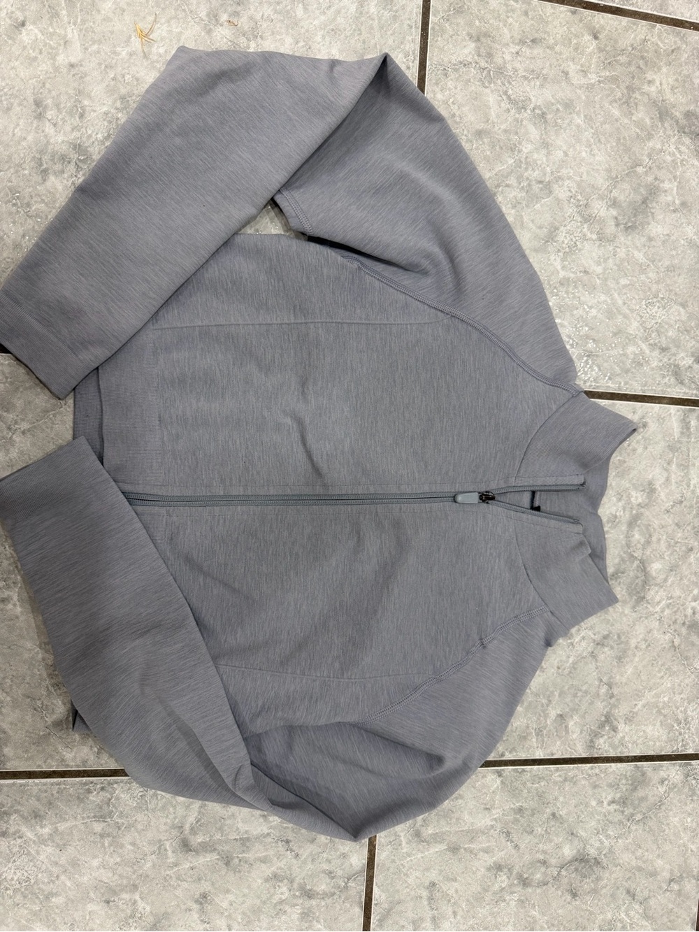Alphalete seamless jacket in color shark grey